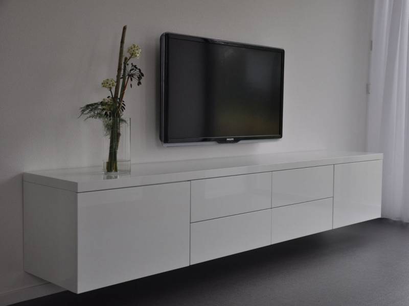 Tv meubel zwevend MDF hoogglans RAL9010 | Te Boveldt Meubelmakerij Interieurbouw